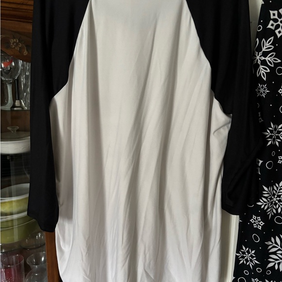 2 piece Lularoe holiday set - Picture 4 of 6